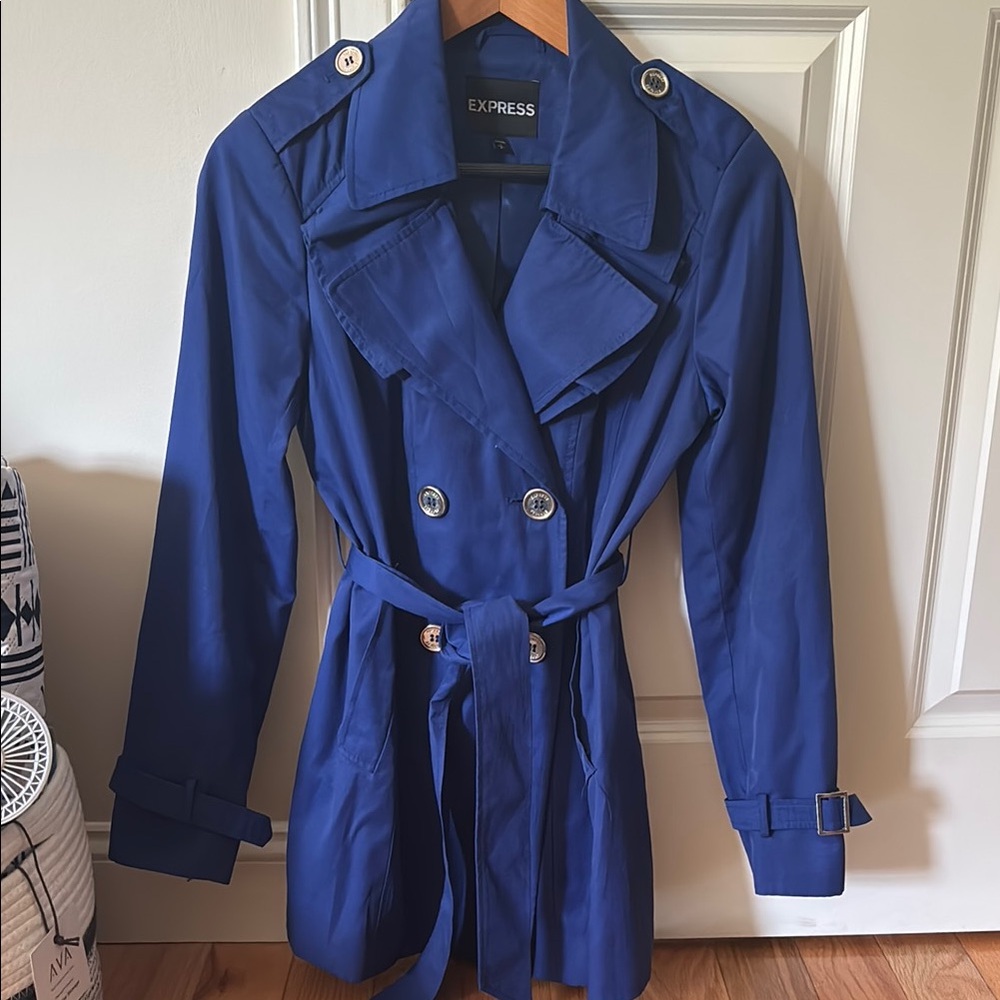 Express Blue Trench Coat with Wide Lapels and Epaulettes